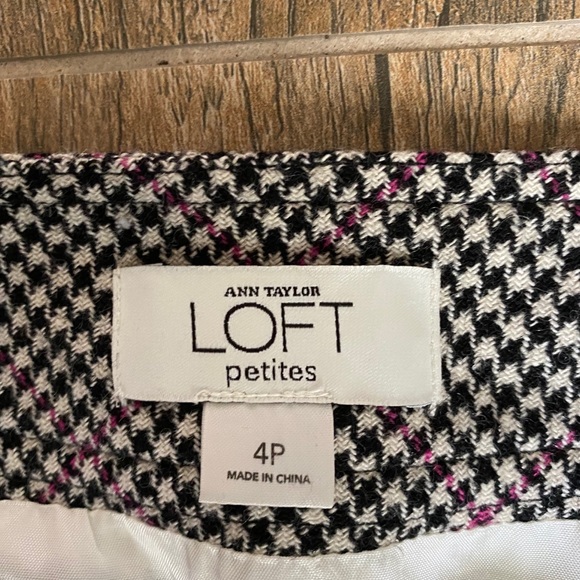Ann Taylor Loft skirt! Perfect for winter! - Picture 2 of 3